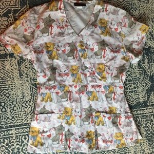 🆕Cat Print Scrub Top Size Small✨NWOT✨